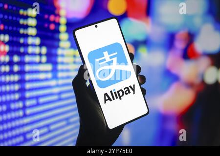 In dieser Abbildung wird das Alipay-Logo auf einem Smartphone-Bildschirm angezeigt Stockfoto