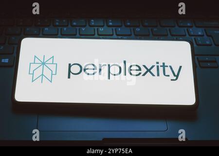 In dieser Abbildung wird das Perplexity AI-Logo auf einem Smartphone-Bildschirm angezeigt Stockfoto