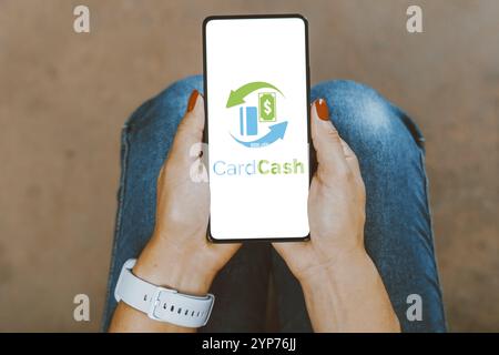 In dieser Abbildung wird das CardCash-Logo auf einem Smartphone-Bildschirm angezeigt Stockfoto