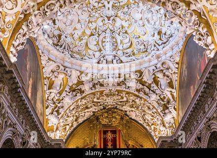 SEVILLA, ANDALUSIEN, SPANIEN, 25. MAI, 2017 : Innenräume der Kirche santa maria la blanca, 25. Mai 2017 in Sevilla, andalusien, Spanien Stockfoto