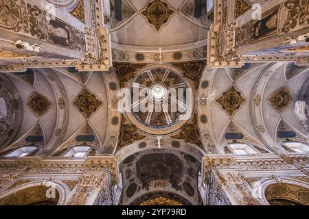 SEVILLA, ANDALUSIEN, SPANIEN, 25. MAI, 2017 : Innenräume der Kirche Santa maria Magdalena, 25. Mai 2017, in Sevilla, andalusien, Spanien Stockfoto