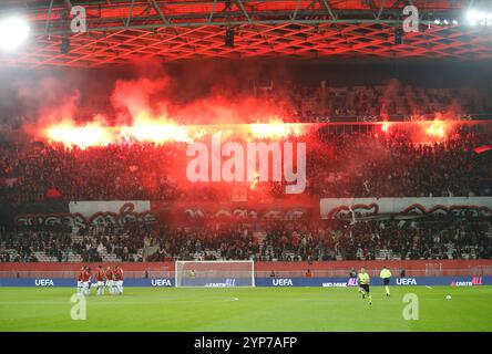 Nizza, Frankreich. November 2024. Nette Fans während der UEFA Europa League 2024/25, dem Fußballspiel zwischen OGC Nice und Rangers FC am 28. November 2024 bei Allianz Riviera, Nizza, Frankreich, Credit: Nderim Kaceli/Alamy Live News Stockfoto