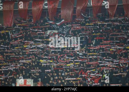 Nizza, Frankreich. November 2024. OGC Nice Fans während der UEFA Europa League 2024/25, dem Fußballspiel zwischen OGC Nice und Rangers FC am 28. November 2024 in Allianz Riviera, Nizza, Frankreich, Credit: Nderim Kaceli/Alamy Live News Stockfoto