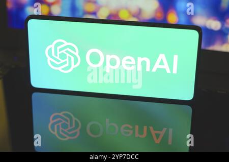 In dieser Abbildung wird das OpenAI-Logo auf einem Smartphone-Bildschirm angezeigt Stockfoto