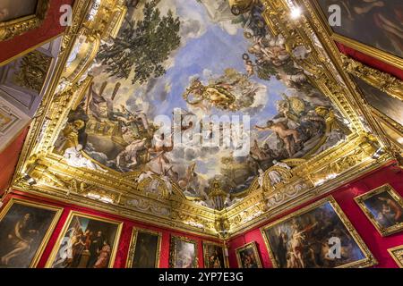 FLORENZ, ITALIEN, 28. OKTOBER 2015 : Innenräume und architektonische Details des Palazzo Pitti, 28. oktober 2015 in Florenz, Italien, Europa Stockfoto