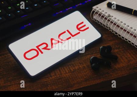 In dieser Abbildung wird das Oracle-Logo auf einem Smartphone-Bildschirm angezeigt Stockfoto