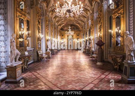 ROM, ITALIEN, 14. JUNI 2015 : Innenräume und architektonische Details der Galerie Doria Pamphilj, 14. juni 2015, in Rom, Italien, Europa Stockfoto