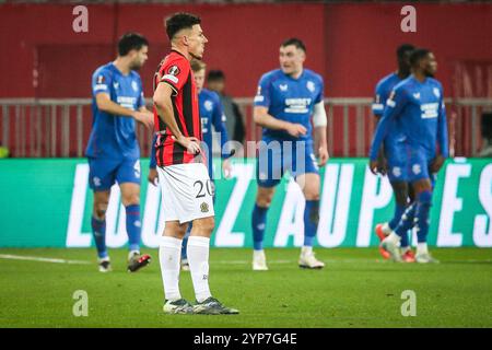 Nizza, Frankreich. November 2024. Tom LOUCHET aus Nizza sieht während des Fußballspiels der UEFA Europa League, League Phase MD5 zwischen OGC Nice und Rangers FC am 28. November 2024 in der Allianz Riviera in Nizza, Frankreich, niedergeschlagen aus - Foto Matthieu Mirville/DPPI Credit: DPPI Media/Alamy Live News Stockfoto