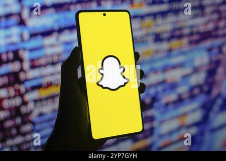 In dieser Abbildung wird das Snapchat-Logo auf einem Smartphone-Bildschirm angezeigt Stockfoto