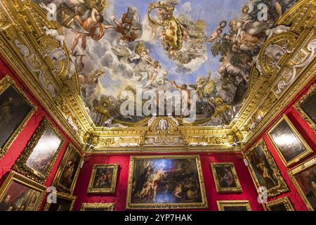 FLORENZ, ITALIEN, 28. OKTOBER 2015 : Innenräume und architektonische Details des Palazzo Pitti, 28. oktober 2015 in Florenz, Italien, Europa Stockfoto