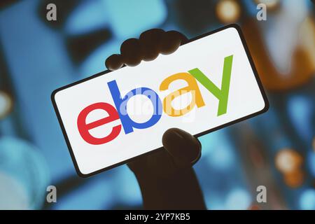 In dieser Abbildung wird das eBay-Logo auf einem Smartphone-Bildschirm angezeigt Stockfoto