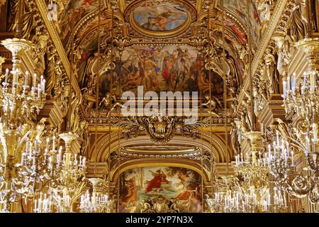 PARIS, FRANKREICH, 14. MÄRZ 2017 : Innenräume, Fresken und architektonische Details des palais Garnier, Oper von Paris, 14. märz 2017 in Paris, Frankreich Stockfoto