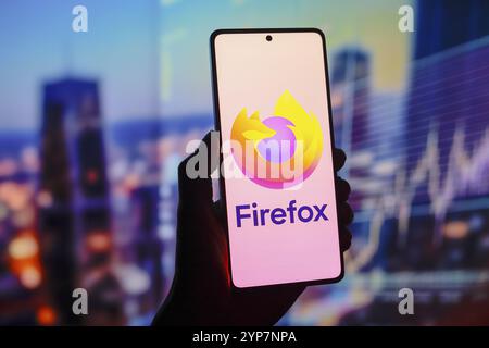 In dieser Abbildung wird das Logo des Mozilla Firefox Webbrowsers auf einem Smartphone-Bildschirm angezeigt Stockfoto