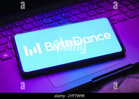 In dieser Abbildung wird das ByteDance-Logo auf einem Smartphone-Bildschirm angezeigt Stockfoto