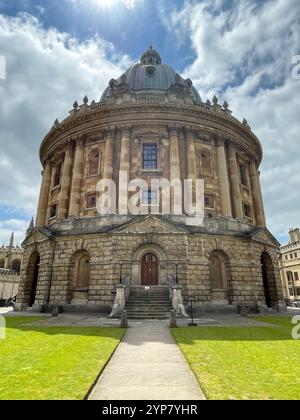Radcliffe Camera, eine akademische Bibliothek aus dem 18. Jahrhundert in Oxford, England, Großbritannien Stockfoto