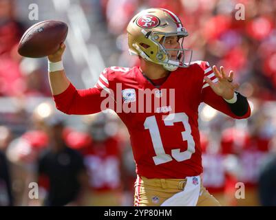 Santa Clara, Usa. September 2024. San Francisco 49ers Quarterback Brock Purdy wirft am 29. September 2024 gegen die New England Patriots im Levi's Stadium in Santa Clara, Kalifornien. (Foto: Nhat V. Meyer/Bay Area News Group/TNS/SIPA USA) Credit: SIPA USA/Alamy Live News Stockfoto