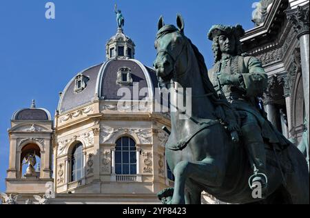 Statue des Feldmarschalls Ludwig Andreas von Khevenhüller, Teil des großen Wiener Kaisers Maria Theresia in der Nähe des Naturhistorischen Museums. Stockfoto