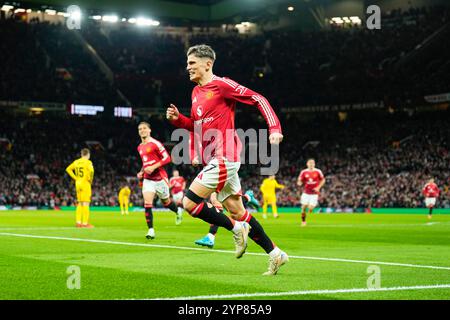 Manchester, Vereinigtes Königreich 20241128. Alejandro Garnacho von Manchester United trifft beim Fußball-Spiel der Europa League zwischen Manchester United und Bodo/Glimt in Old Trafford. Foto: Fredrik Varfjell / NTB Stockfoto