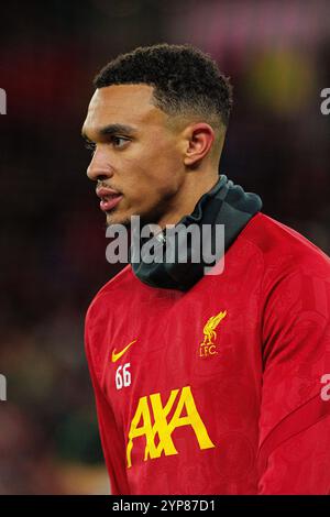 Liverpool Trent Alexander-Arnold ist beim Spiel der UEFA Champions League, 2024/25 League Phase MD5 zwischen Liverpool FC und Real Madrid C.F. am Mittwoch, den 27. November 2024, in Anfield, Liverpool auf dem Vormarsch. (Foto: Steven Halliwell | MI News) Credit: MI News & Sport /Alamy Live News Stockfoto