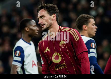 London, Großbritannien. November 2024. London, England, 29. November 2024: Mats Hummels (15 Roma) während des Spiels zwischen Tottenham Hotspur und Roma im Tottenham Hotspur Stadium in London. (Pedro Porru/SPP) Credit: SPP Sport Press Photo. /Alamy Live News Stockfoto