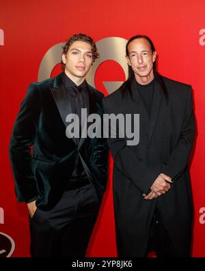 Preis - GQ Men of the Year Award 2024 Elias Becker und Rick Owens beim GQ Men of the Year Award 2024 in der Orangerie des Schlosses Charlottenburg am 28.11.2024 in Berlin. *** Preis GQ Men of the Year Award 2024 Elias Becker und Rick Owens beim GQ Men of the Year Award 2024 in der Orangerie des Schlosses Charlottenburg am 28 11 2024 in Berlin Copyright: XEventpressxKochanx Stockfoto