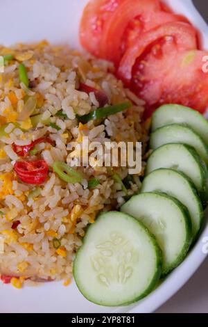 Indonesische hausgemachte Speisen, gebratener Reis oder Nasi-Goreng. Stockfoto