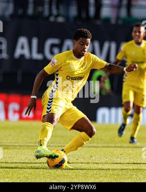 Nigel Thomas (CD Nacional) wurde während des Liga-Portugal-Spiels zwischen den Mannschaften CF Estrela Amadora und CD Nacional im Estadio Jose Gomes gesehen. Endpartitur; CF Estrela Amadora 2:0 CD Nacional Stockfoto