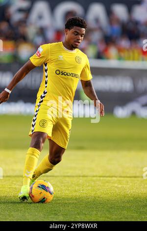 Nigel Thomas (CD Nacional) wurde während des Liga-Portugal-Spiels zwischen den Mannschaften CF Estrela Amadora und CD Nacional im Estadio Jose Gomes gesehen. Endpartitur; CF Estrela Amadora 2:0 CD Nacional Stockfoto