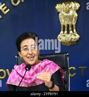 Neu-Delhi, Indien. November 2024. NEW DELHI, INDIEN - 28. NOVEMBER: Delhi-Chefminister Atishi spricht am 28. November 2024 in Neu-Delhi, Indien auf einer Pressekonferenz im Delhi-Sekretariat. (Foto: Arvind Yadav/Hindustan Times/SIPA USA) Credit: SIPA USA/Alamy Live News Stockfoto