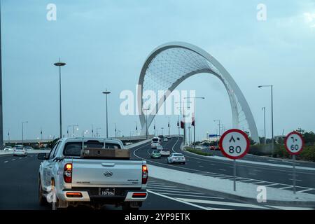 Al Wahda Arches 56 Brücke in der Westbucht Doha, Katar Stockfoto