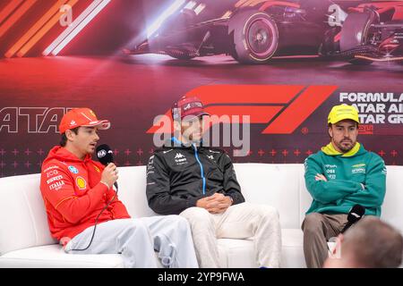 Losail International Circuit, Doha, Formel 1, Katar. November 2024. Airways Qatar Grand Prix 2024, im Bild Charles Leclerc (MCO), Scuderia Ferrari HP, Pierre Gasly (FRA), Alpine F1 Team, Fernando Alonso (ESP), Aston Martin Aramco Cognizant Formel 1 Team Credit: Alessio De Marco/Alamy Live News Stockfoto