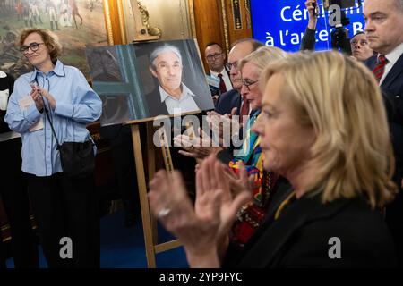 Nizza, Frankreich. November 2024. Eine Zeremonie in Nizza, Frankreich am 28. November 2024, zur Unterstützung des französisch-algerischen Schriftstellers Boualem Sansal, der in Algerien verhaftet wurde. Bei der Zeremonie wurde Boualem Sansal zum Ehrenbürger der Stadt ernannt. Foto von Shootpix/ABACAPRESS. COM Credit: Abaca Press/Alamy Live News Stockfoto