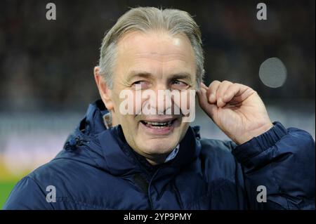 ARCHIVFOTO: Karl-Heinz 'Charly' KOERBEL wird am 1. Dezember 2024 70 Jahre alt, Karl Heinz (Charly) KOERBEL (ehemaliger Fußballprofi), Einzelbild, zugeschnittenes Einzelmotiv, Porträt, Porträt, Hochformat. Fußball 1. Bundesliga, 15. Spieltag, Eintracht Frankfurt-Darmstadt 98 0-1, am 6. Dezember 2015 in Frankfurt am Main. COMMERZBANK ARENA. Â Stockfoto