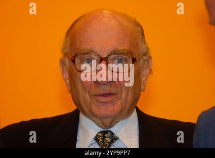 ARCHIVFOTO: Vor 15 Jahren, am 5. Dezember 2009, starb Otto GRAF LAMBSDORFF, 04SN LAMBSD180603PL.jpg Otto GRAF LAMBSDORFF, Politiker, Ehrenvorsitzender der FDP, 18. Juni 2003. Stockfoto