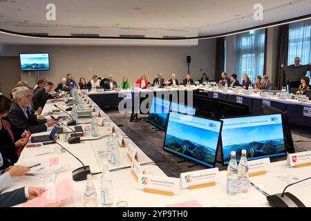 Bad Neuenahr Ahrweiler, Deutschland. November 2024. Die Konferenz der Umweltminister von Bund und Ländern trifft sich im Steigenberger Kurhotel. Quelle: Thomas Frey/dpa/Alamy Live News Stockfoto