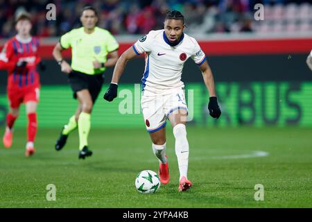 Heidenheim, Deutschland November 2024. Bild v.l.: Christopher Nkunku (FC Chelsea, 18), 28.11.2024, Fussball, UEFA Conference League, 1. FC Heidenheim - FC Chelsea, GER, Heidenheim, Voith-Arena. Quelle: HMB Media/Alamy Live News Stockfoto