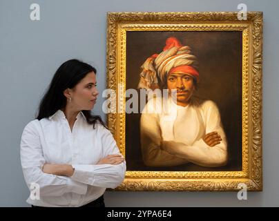 Sotheby's, London, Großbritannien. November 2024. Alte Meister und Gemälde des 19. Jahrhunderts, 4. Dezember Vorschau der Abendauktion in London. Zu den Höhepunkten gehören: Robert Home, Portrait of a Maratha Chief, Schätzung: £200.000-300.000. Quelle: Malcolm Park/Alamy Live News Stockfoto