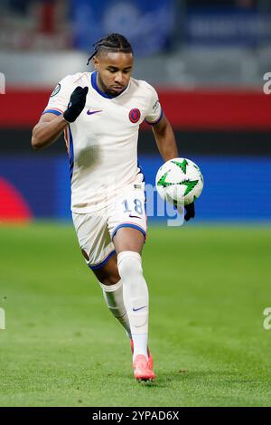 Heidenheim, Deutschland. November 2024. Bild v.l.: Christopher Nkunku (FC Chelsea, 18), 28.11.2024, Fussball, UEFA Conference League, 1. FC Heidenheim - FC Chelsea, GER, Heidenheim, Voith-Arena. Quelle: dpa/Alamy Live News Stockfoto