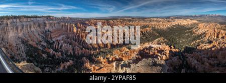 Erleben Sie die atemberaubenden Felsformationen und die lebendigen Farben des Bryce Canyon vom Bryce Point aus. Stockfoto