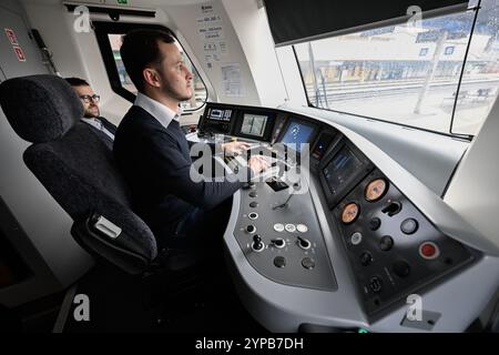 Otrokovice, Tschechische Republik. November 2024. Neuer Zug RegioPanter in Otrokovice, Tschechische Republik, 29. November 2024. Quelle: Dalibor Gluck/CTK Photo/Alamy Live News Stockfoto