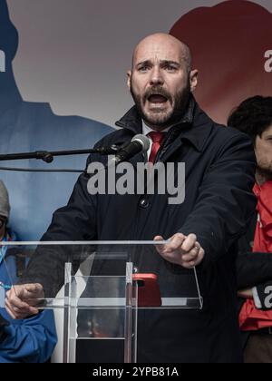 Mailand, Italien. November 2024. Nella foto Luca Stanzioni segretario generale Camera del LavoroMilano - Italia - Cronaca Venerd&#xec;, 29 Novembre, 2024 (Foto di Marco Ottico/Lapresse) Cgil und UIL Prozession anlässlich des Generalstreiks Mailand, Italien - Nachrichten Freitag, 29. November 2024 (Foto von Marco Ottico/Lapresse) Credit: LaPresse/Alamy Live News Stockfoto