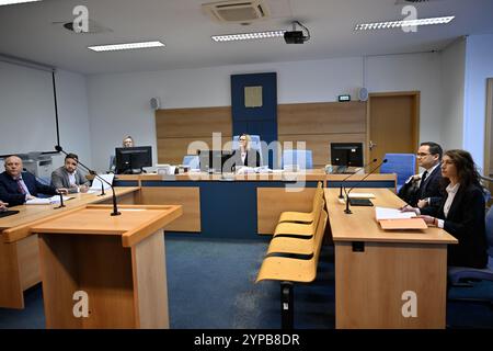 Zlin, Tschechische Republik. November 2024. Das Bezirksgericht in Zlin entscheidet, ob die Rechtsfähigkeit des Geschäftsmannes Michal Redl, Hauptangeklagter im Fall Dosimeter Korruption, auf Antrag von Redls Bruder in Zlin, Tschechische Republik, am 29. November 2024 eingeschränkt werden soll. Pavel Pechanec, Anwalt des Geschäftsmannes Michal Redl. Quelle: Dalibor Gluck/CTK Photo/Alamy Live News Stockfoto