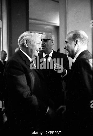 Der deutsche Politiker Ludwig Erhard besucht am 22. April 1969 Buenos Aires in Argentinien. Stockfoto