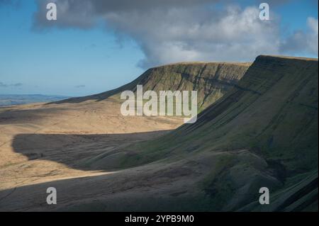 Die Gipfel von Picws du und Fan Foel aus Pant tyle Gwyn, Carmarthenshire, Wales, Großbritannien Stockfoto