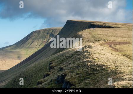 Die Gipfel von Picws du und Fan Foel aus Cwar-du-bach, Carmarthenshire, Wales, Großbritannien Stockfoto