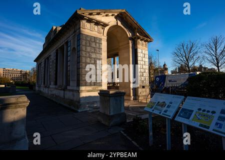 Mercantile Marine war Memorial, entworfen von Sir Edwin Lutyens und enthüllt 1928 am Tower Hill gegenüber dem Tower of London Stockfoto