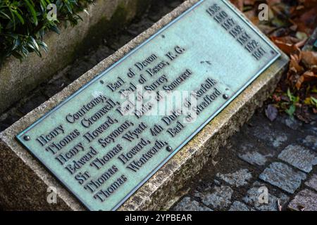 Tower Hill Execution Memorial, Ort bemerkenswerter Hinrichtungen über Hunderte von Jahren auf Tower Hill, gleich außerhalb des Tower of London. Stockfoto