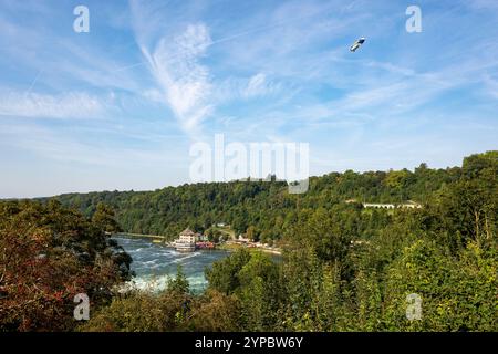 Der Goodyear Blimp in Neuhausen Rheinfall, Schweiz Stockfoto