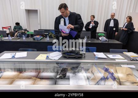 Gent, Belgien. November 2024. Anwälte wurden am ersten Tag des Assize-Prozesses gegen sechs Männer aus den Niederlanden vor dem Assize-Gericht in Ostflandern in Gent am Freitag, den 29. November 2024, dargestellt. Die sechs Männer werden beschuldigt, den 41-jährigen Belgier Raouf Ben Alita 2018 in Stekene getötet zu haben. BELGA FOTO NICOLAS MAETERLINCK Credit: Belga News Agency/Alamy Live News Stockfoto