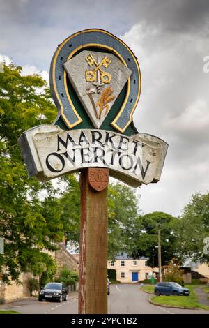 Großbritannien, England, Rutland, Market Overton, 2012 Dorfschild Stockfoto